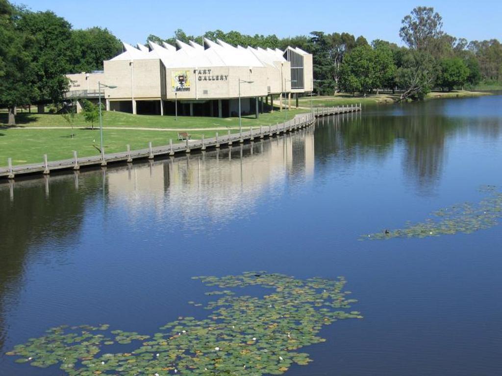 Avondel Motor Inn Benalla Bagian luar foto