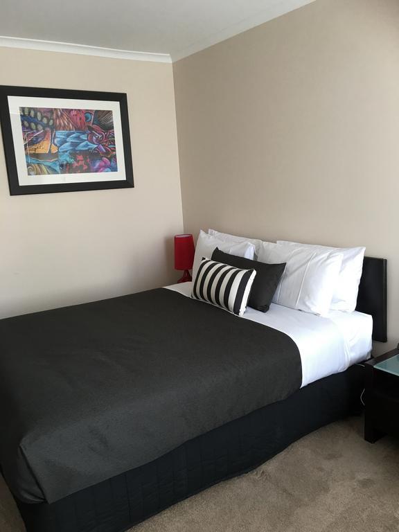 Avondel Motor Inn Benalla Bagian luar foto