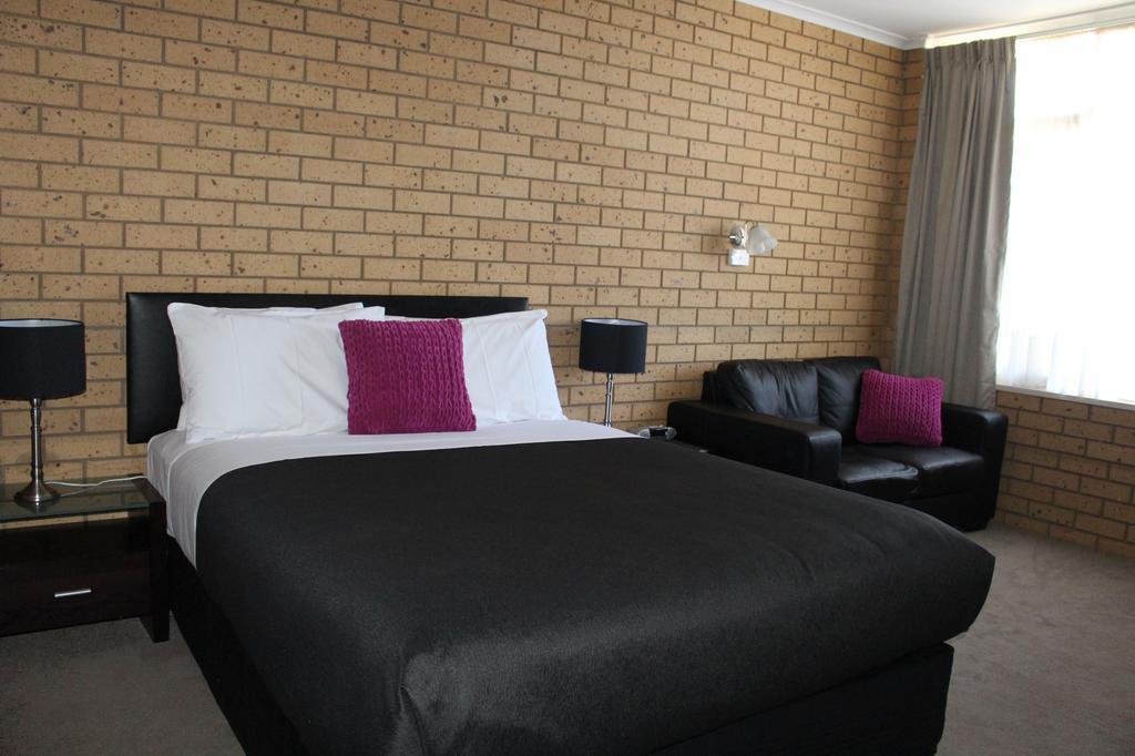 Avondel Motor Inn Benalla Bagian luar foto